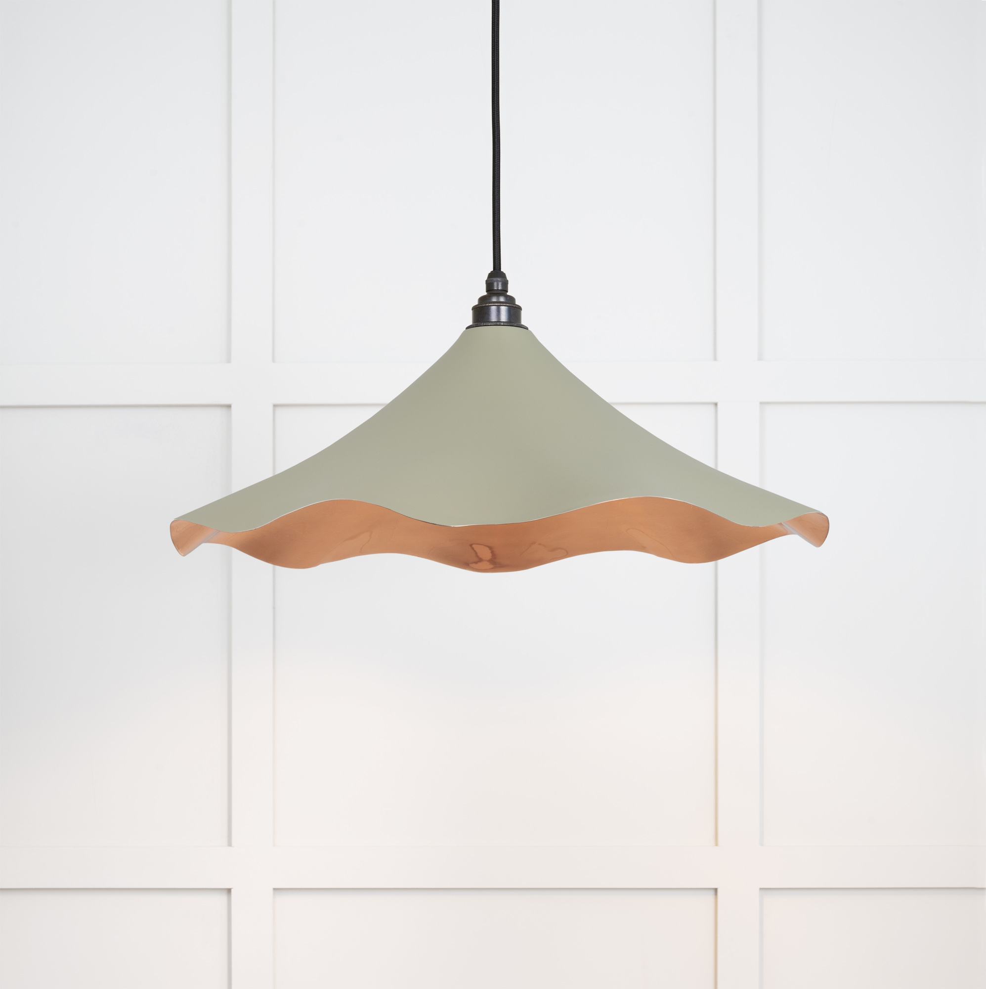 Smooth Copper Flora Pendant in Tump